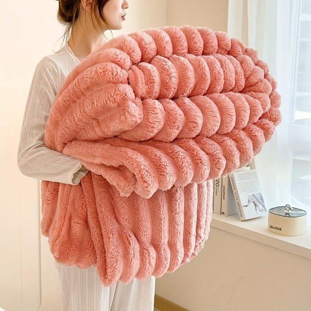 Wendbare Thermofleece-Decke aus Kunstkaninchenfell von HappyhomeEE in Rosa, B/B: 100 x 150 cm - Bild 1