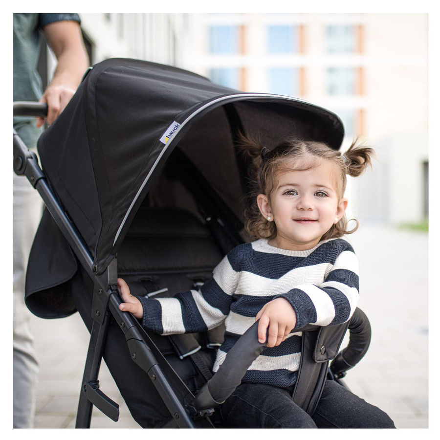 Hauck Buggy Rapid 4 mit verstellbarem Griff und XXL Zubehörpaket in Caviar Black - Bild 7
