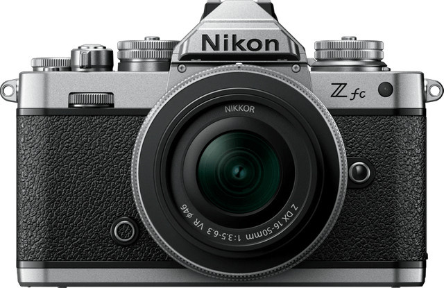 Nikon Z fc Systemkamera in Silber mit 16-50mm und 50-250mm Objektiven - Bild 1