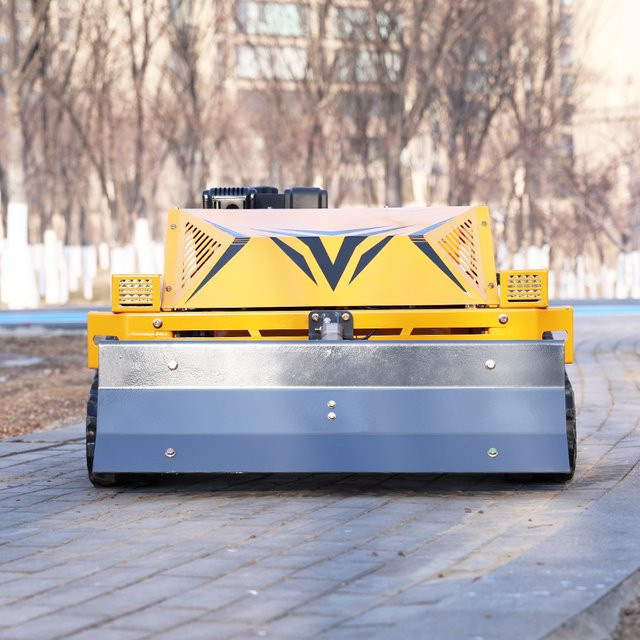 TONGZHONG Ferngesteuerter Schlegelmäher-Roboter mit Pivot-Messern in Gelb - Bild 1