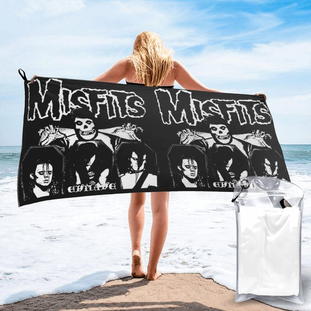 Misfits Totenkopf Strandtuch aus Mikrofaser in Schwarz, schnelltrocknend und saugfähig, B: 70 cm, L: 140 cm - Bild 1