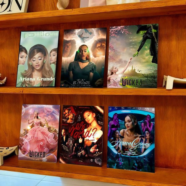 Kayou Poster Ariana Grande selbstklebende Wandkunst Dekoration in Mehrfarbig - Bild 1