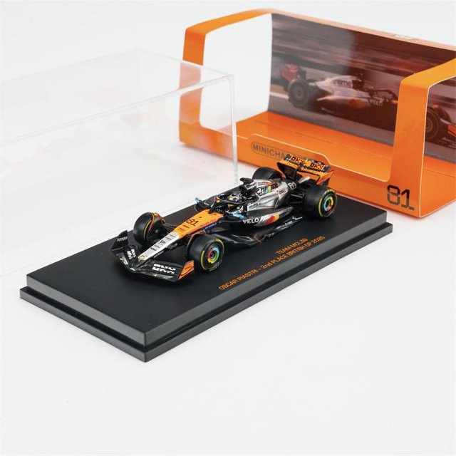 Minichamps Diecast Modellauto, 1:64, ab 14 Jahren - Bild 1