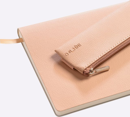 Notizbuch Heine Home in Beige mit Softcover aus Kunstleder, A5, liniertes Papier, mit Lesezeichen und elastischem Verschluss