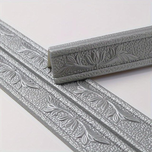 Selbstklebende Wandkantenleiste aus Polyurethan von Fancy Homeware in Silber, 230 cm Länge - Bild 1