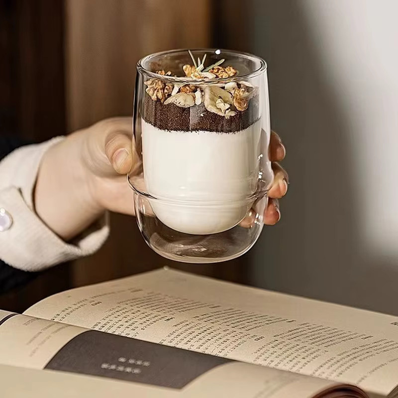 Doppelwandige Espresso-Tasse aus Glas in Saturn-Form, transparent, 250 ml - Bild 2