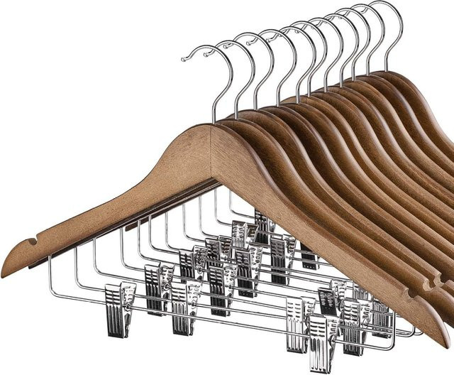 12er-Pack hochwertige Anzugbügel aus Holz in Braun mit Clips und drehbarem Haken - Bild 1