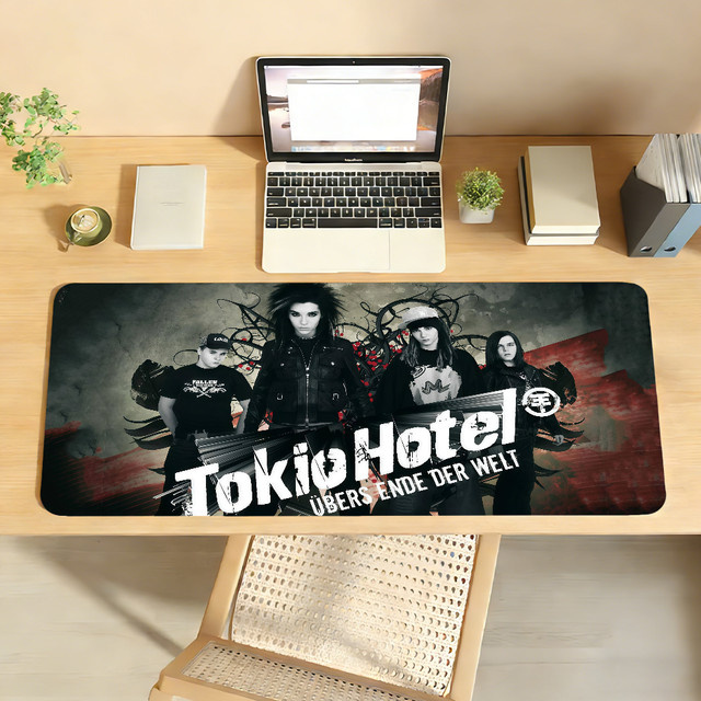 XXL Mauspad Tom Kaulitz Tokio H-Hotel Design Rutschfest mit Gummirand für PC und Laptop Multicolour - Bild 1
