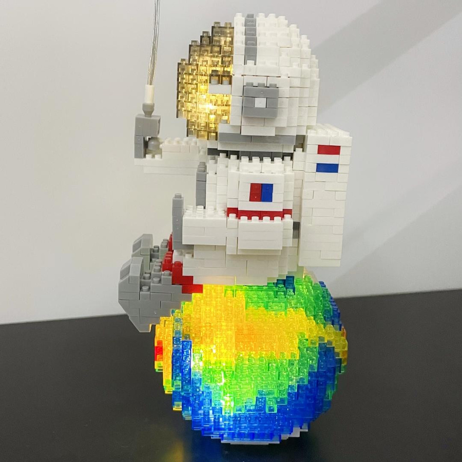 Linyi toy Astronaut Bausteine mit LED - Bild 1