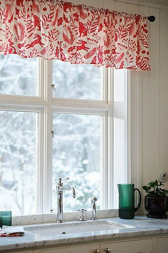 WONDERWORLD Schabracke mit Blumen- und Tiermotiv, Rot, Baumwolle, semi-transparent, Breite: 250 cm, Höhe: 45 cm - Bild 1