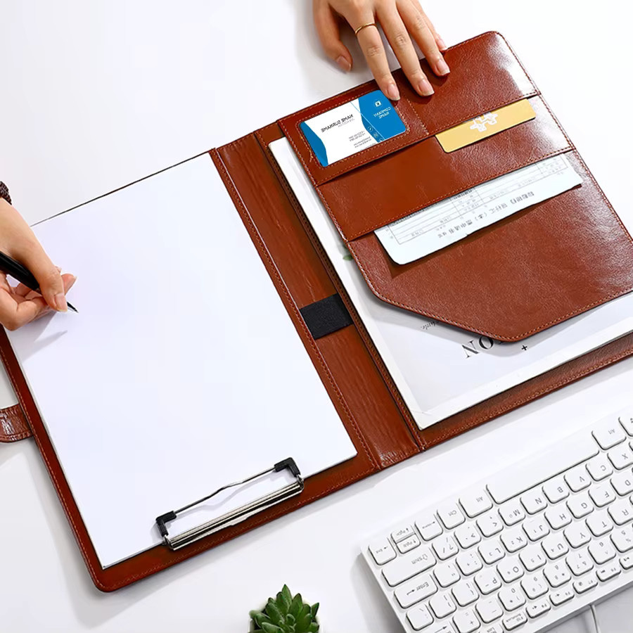 Multifunktionsordner aus braunem PU-Leder für A4 mit Clip, Stifthalter und Kartenfächern für Business und Büro - Bild 4