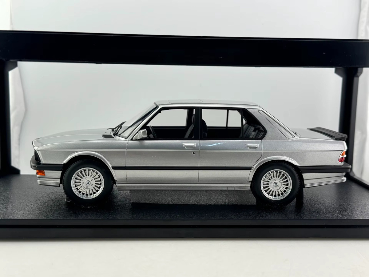 WELLY BMW M5, Automodell, 1:18 Maßstab, Grau - Bild 6
