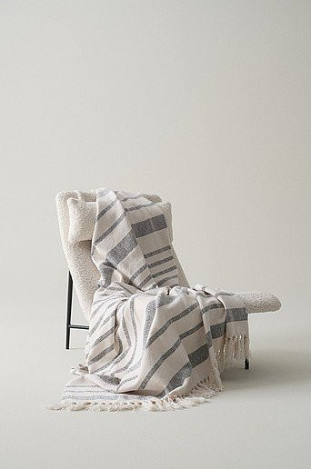 Jotex ELLY Plaid gestreift aus Baumwolle mit Fransen in Schwarz und Beige, B/H: 130 x 170 cm - Bild 1