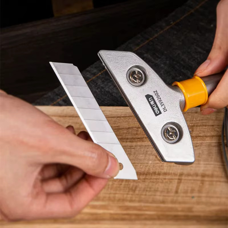 Deli Multifunktionaler Metall-Schaber zur Reinigung von Glas, Boden und Wand - Bild 3