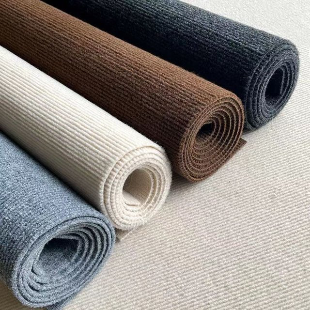 Selbstklebender Teppich in Grau für Wohnzimmer, Badezimmer und Treppe mit hoher Wasseraufnahme - Bild 1