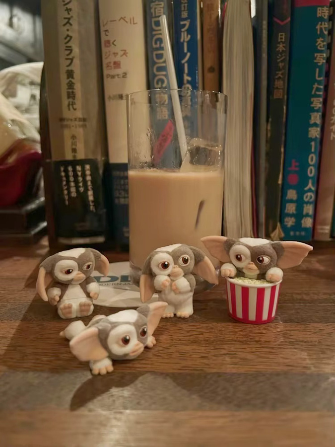 Bandai Gremlins Gizmo, Beflockte Mini-Figur, Einzelfigur - Bild 1