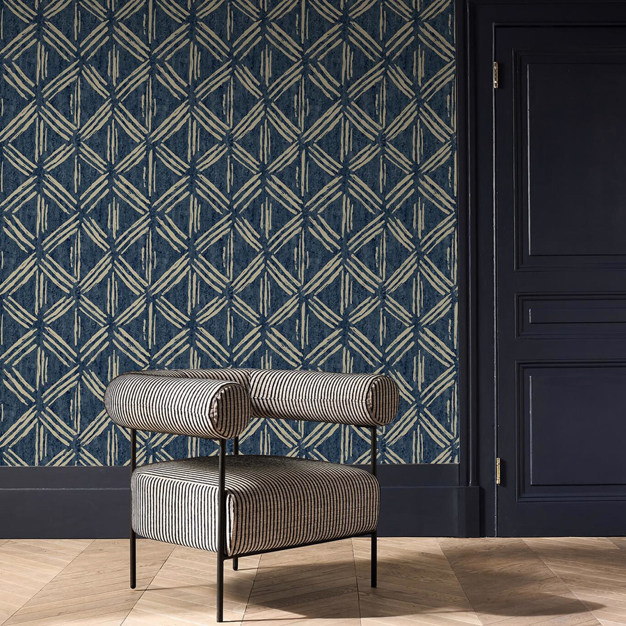 Clarke & Clarke Tapete Murakami Ink in Gold und Blau mit abstraktem geometrischem Design und mattem Finish - Bild 1