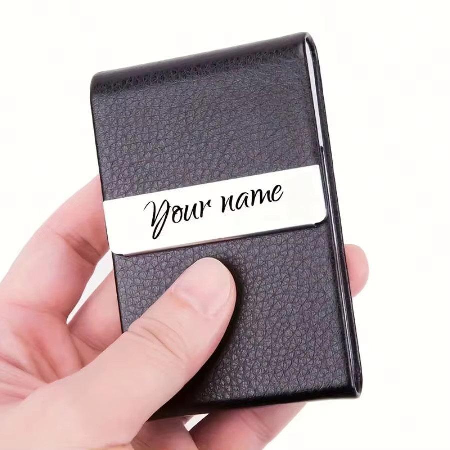 Personalisiertes Visitenkartenetui mit individuellem Namen als schmaler Kreditkarten-Organizer in Schwarz - Bild 2