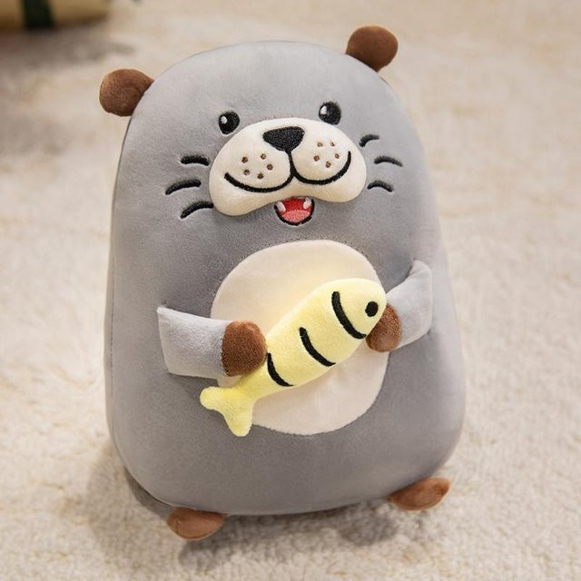 Yiran Health & Beauty Cartoon Otter der Fisch umarmt Figur, Plüschtiere, Grau-Braun, 20cm - Bild 1