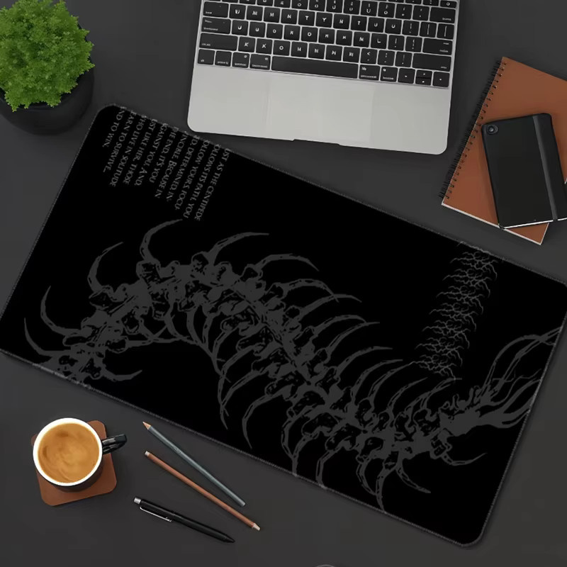 Mairuige XXL Dark Gothic Centipede Gaming-Mauspad in Schwarz als große Schreibtischunterlage für Büro und Tastatur - Bild 4