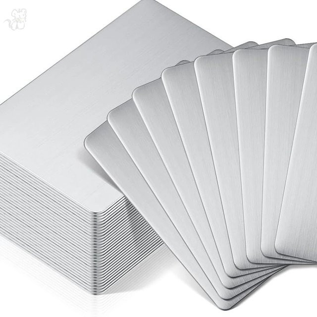 10 Stück Visitenkarten aus Edelstahl in Silber mit matt gebürsteter Oberfläche, blanko für Lasergravur oder Logo-Druck, B/H: 85 x 53 mm - Bild 1
