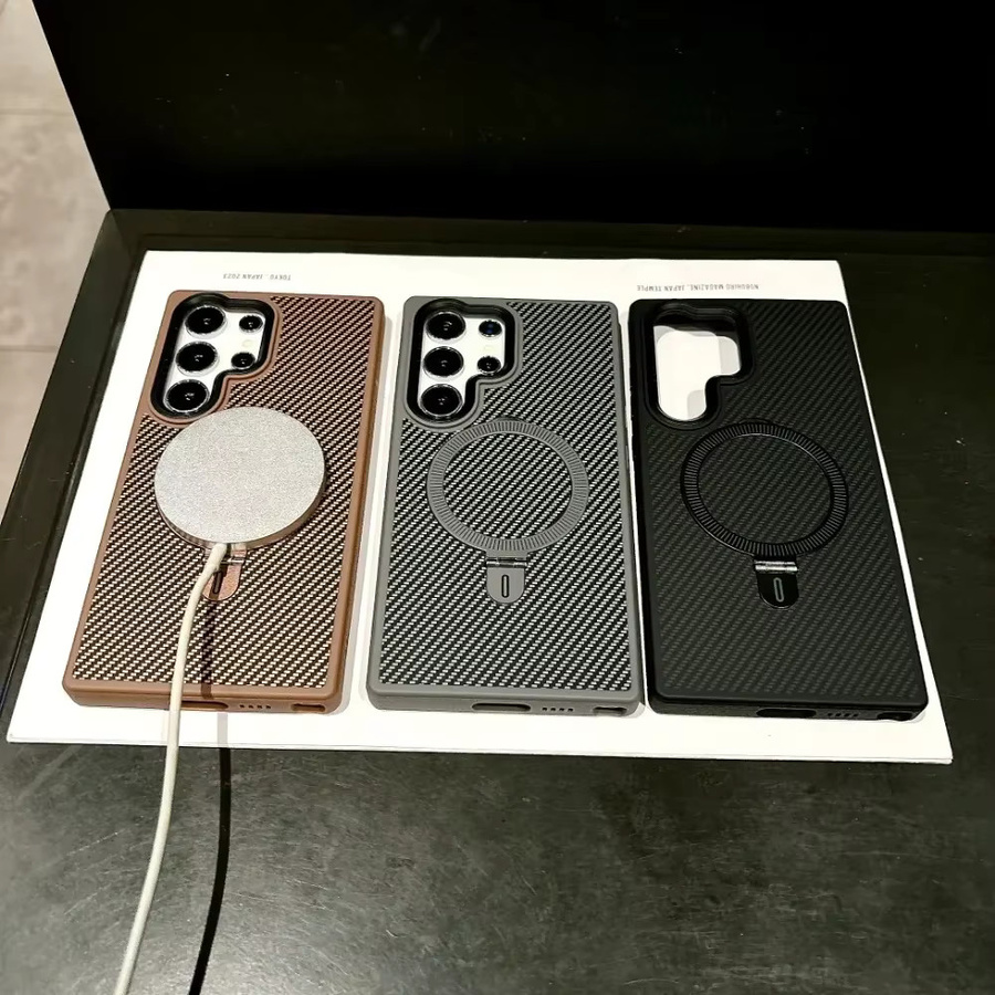 Magnetische Handyhülle aus Carbon Faser und Leder für Samsung Galaxy S25 Ultra und S24 Ultra mit Ringhalter in Gold - Bild 3