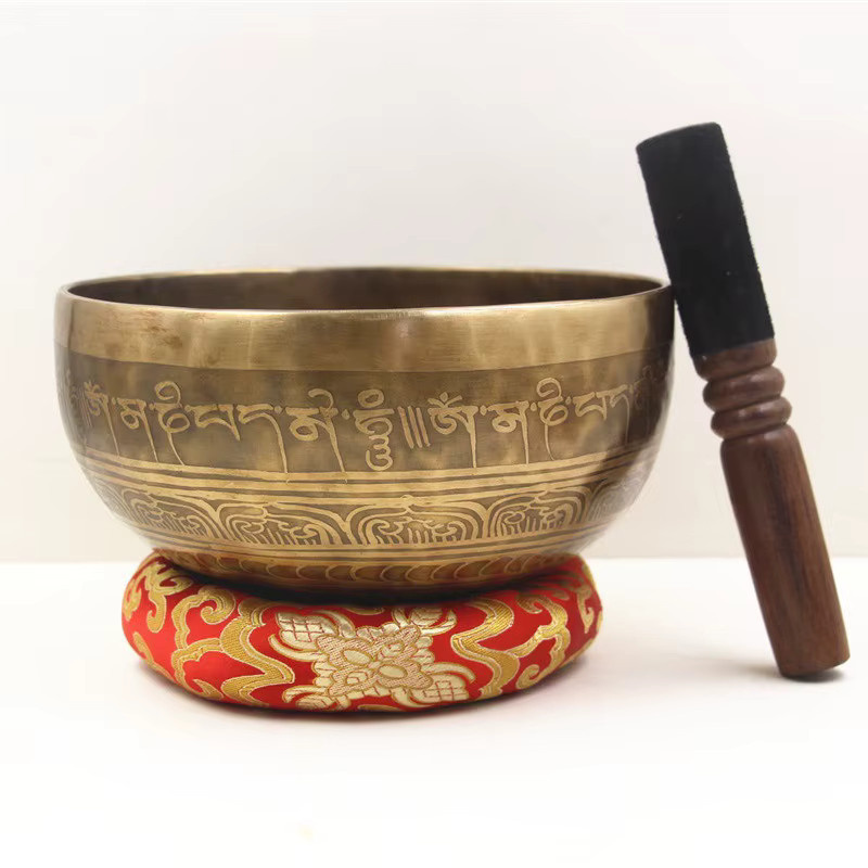 Handgemachtes tibetisches Klangschalen-Set aus Messing von OEMG in Gold für Meditation und Achtsamkeit - Bild 3