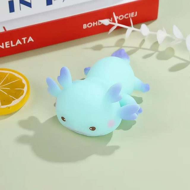 Axolotl Quetschspielzeug, blau, Squishy - Bild 1
