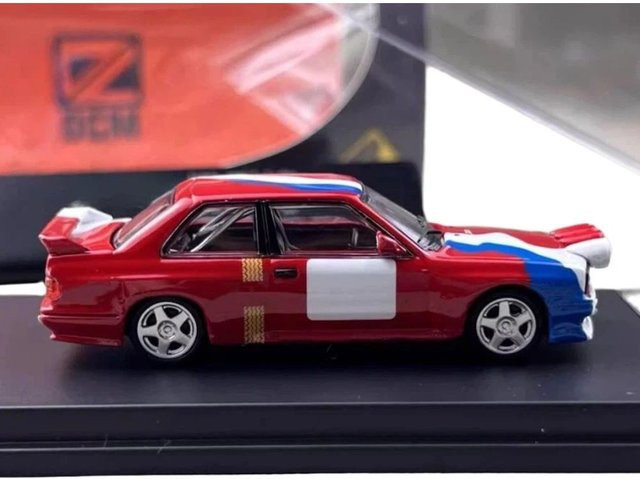 DCM Red Rally M3 E30 Coupe Widebody Sports Druckguss-Modellauto, 1:64, Rot - Bild 1