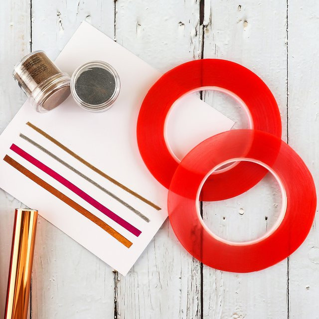 Hitzebeständiges doppelseitiges Klebeband mit roter Linie, Breite: 6 mm, ideal für DIY-Dekoration, Folierung und Bastelarbeiten, Farbe: Rot - Bild 1