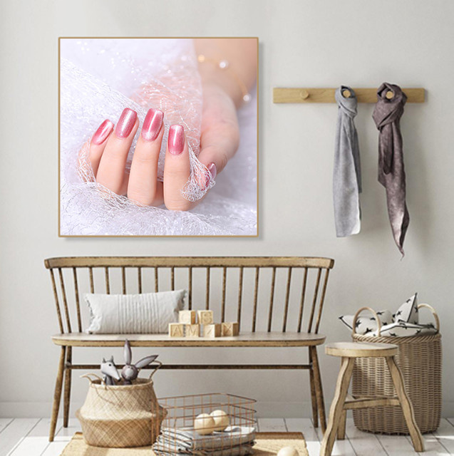 Modernes Nagelstudio-Poster von Potdemiel als Leinwanddruck mit abstrakter Modefigur in Pink - Bild 1