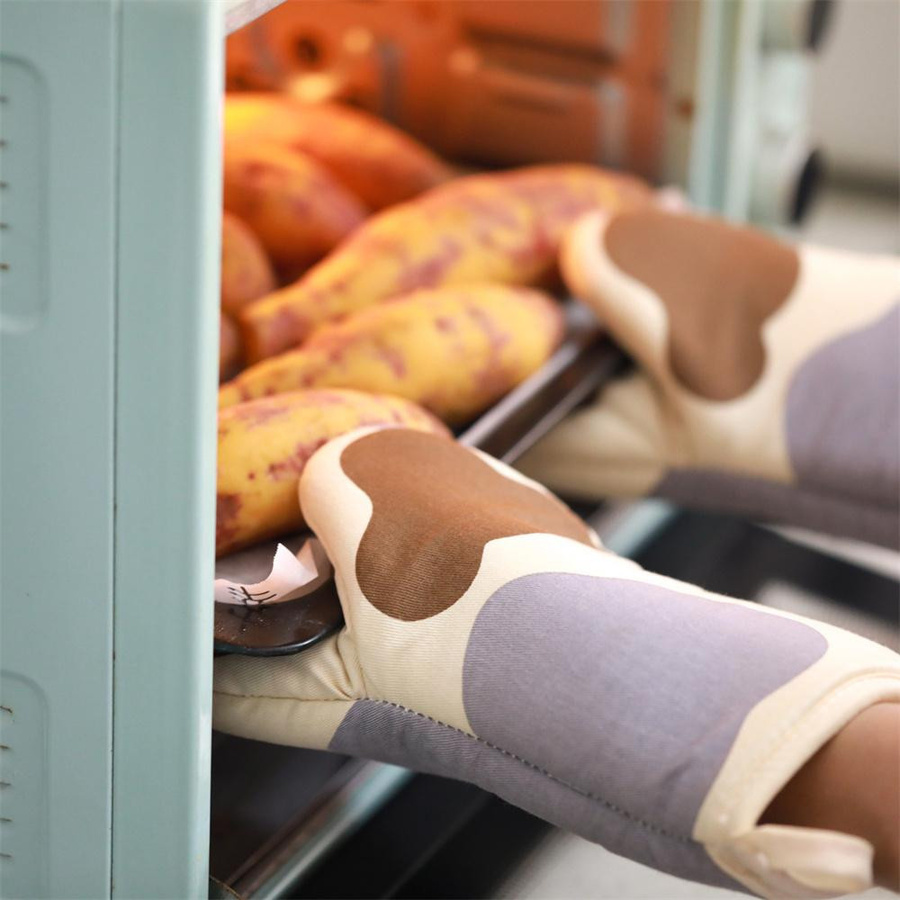 Baumwollhandschuhe mit Katzenpfoten-Design als isolierende Ofenhandschuhe für Grillen, Kochen und Backen, rutschfest, mehrfarbig - Bild 2