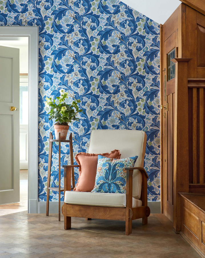 Morris & Co Tapete Leicester in Paradise Blue mit floralem Art Nouveau Design - Bild 1