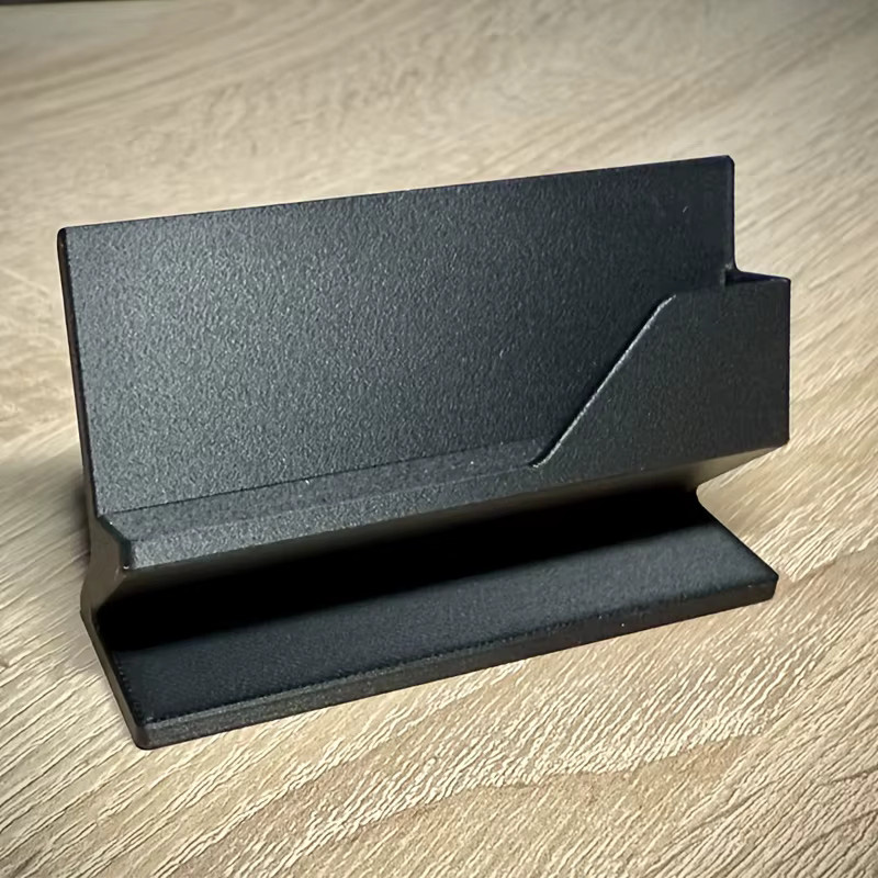 Minimalistischer Visitenkartenhalter aus Kunststoff in Schwarz als Schreibtisch-Organizer zur Aufbewahrung und Präsentation deiner Karten - Bild 3