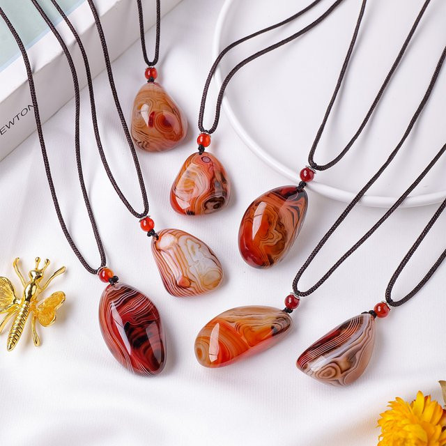 Natürlicher Sardonyx und Achat Trommelstein als polierter Rohstein für DIY Schmuck - Bild 1