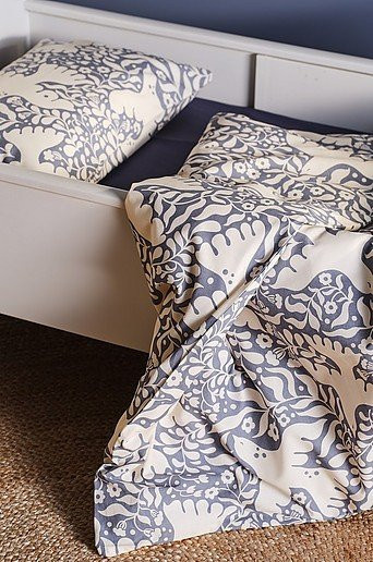BIRDSONG Bettbezug-Set für die Krippe aus Baumwolle mit floralem Naturdesign in Blau und Weiß, B/T/H: 144 x 100 x 130 cm - Bild 1