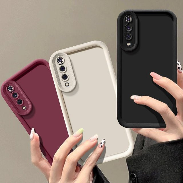Xiaomi Mi 9 Handyhülle Explorer Cover in Schwarz mit mattem Soft-Finish zur Sturzprävention - Bild 1