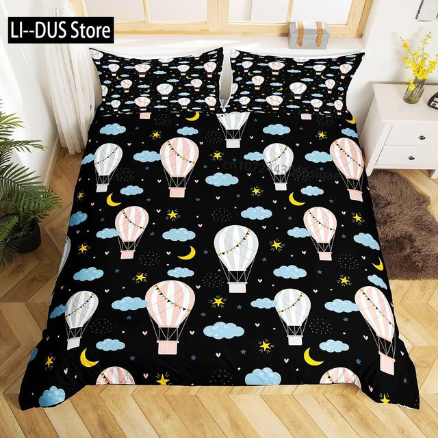 Bettwäsche Set mit handgemaltem Heißluftballon und Wolken Motiv aus Polyester, B/B: 135 x 200 cm, 3-teilig - Bild 1