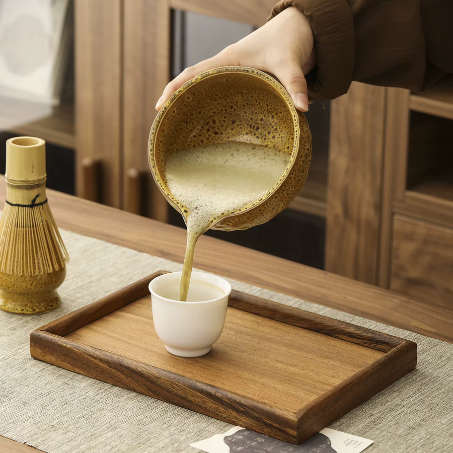 Japanisches Matcha-Keramik-Set von PGY in Rot mit Matcha-Schüssel, Schneebesen und Ständer - Bild 4