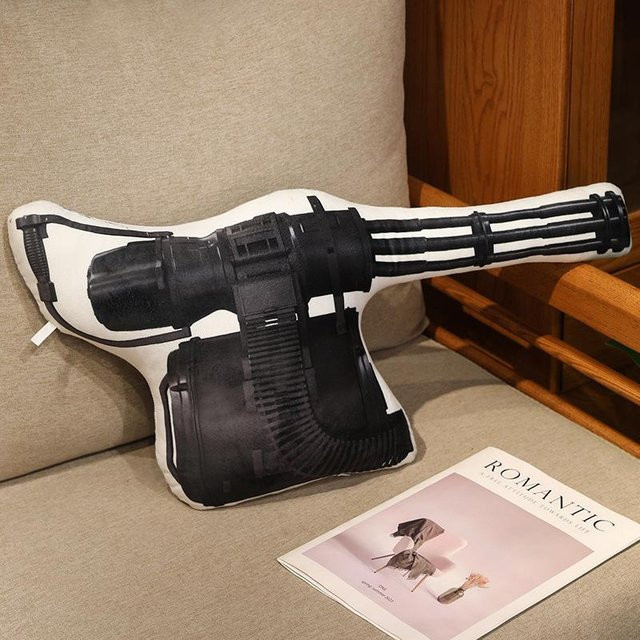 Yiran Health & Beauty Plüschkissen mit Revolver und Scharfschützengewehr Motiv in Weiß - Bild 1