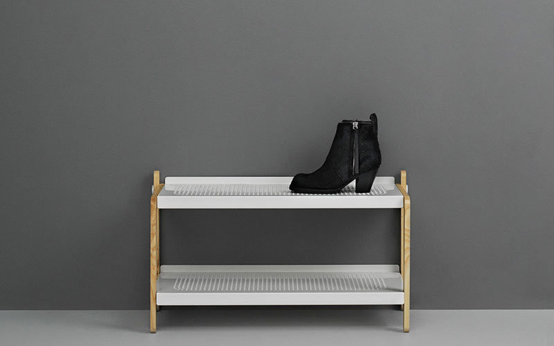 Normann Copenhagen Sko Schuhregal aus Eschenholz und Metall in Weiß - Bild 2