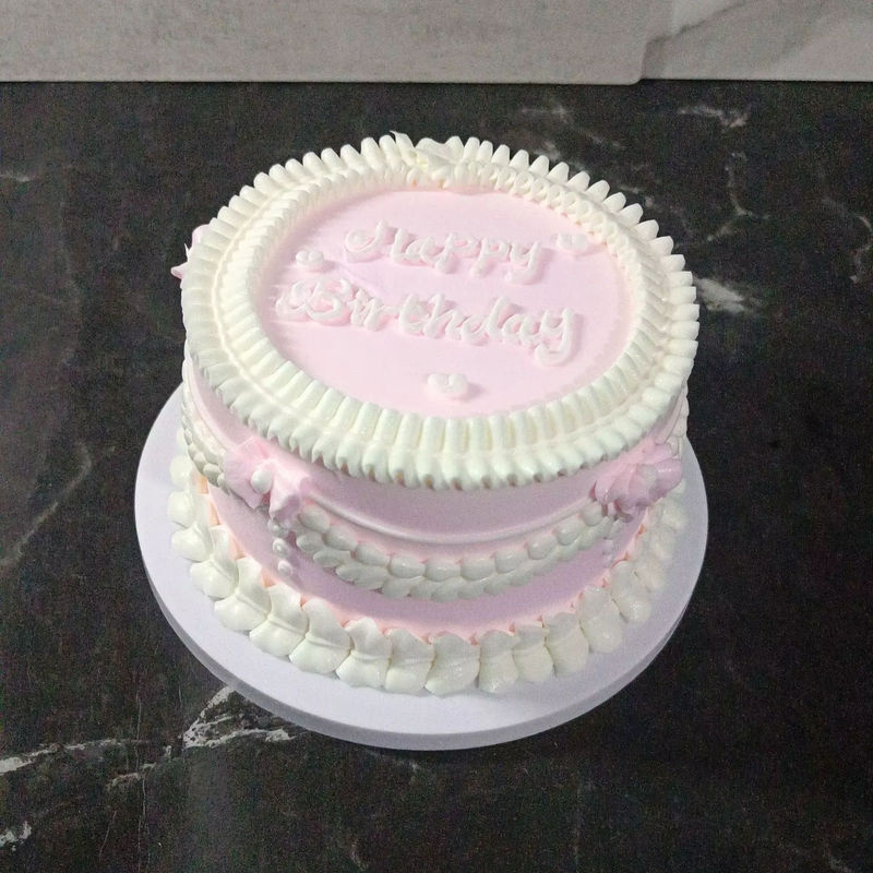 Künstlicher Erdbeer-Creme-Kuchen als Dekoration für Geburtstag und Wohnkultur, Mehrfarbig, Durchmesser: 15,24 cm - Bild 3
