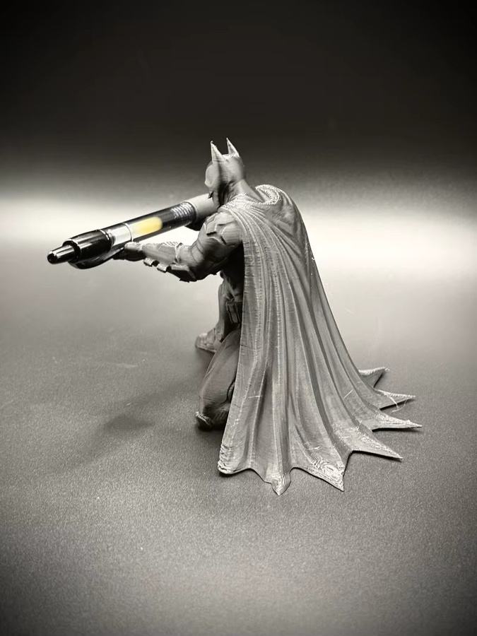 Hot Toys Fledermaus-Stifthalter aus Kunststoff in Schwarz für deinen Schreibtisch - Bild 3