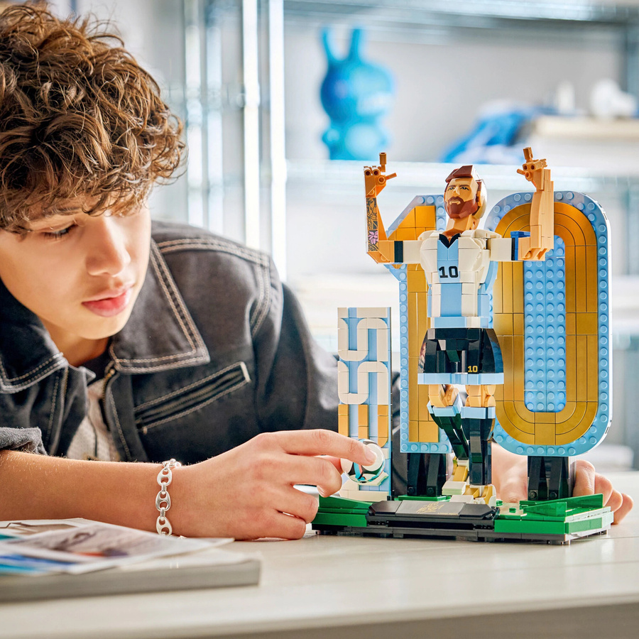LEGO Lionel Messi Fußballlegende Konstruktionsspielzeug ab 12 Jahren - Bild 4