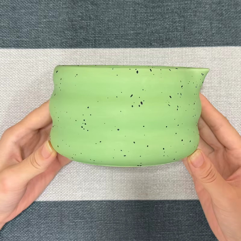 7-teiliges Matcha-Set aus Keramik und Bambus in Grün mit gesprenkelter Schüssel und Zubehör - Bild 3