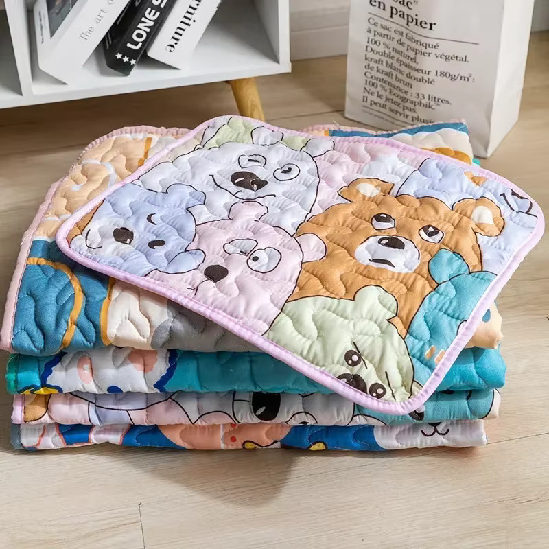 Four Seasons Haustiermatte für Hunde, rutschfestes und waschbares Schlafpolster in Multicolour mit Animal-Print, B/T: 40 x 30 cm - Bild 1