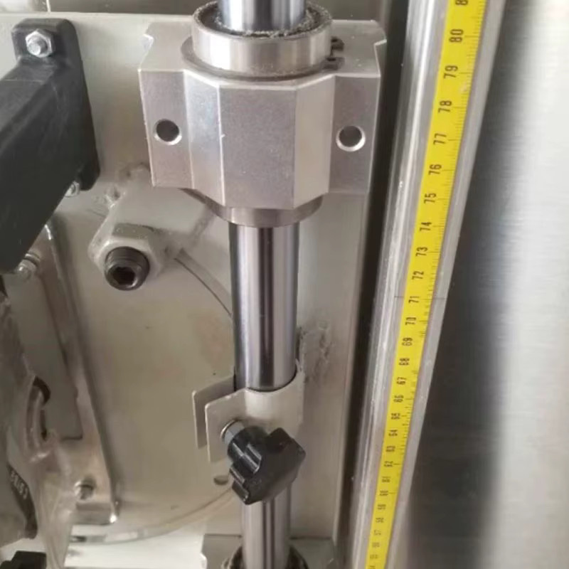 CNC Vertikale Panel Säge Maschine für präzises Holzschneiden und Nuten in Silber - Bild 2