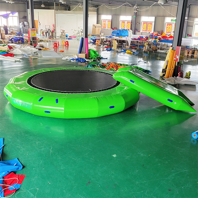 DINGYURUI Aufblasbares Wassertrampolin und Wassergyros in Grün aus Kunststoff für Outdoor-Aktivitäten von Kindern und Erwachsenen - Bild 1