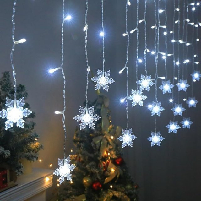 Peach Forest LED Schneeflocken und Eiszapfen Vorhanglichter mit Fernbedienung und USB-Anschluss, 96 LED, Weiß - Bild 1