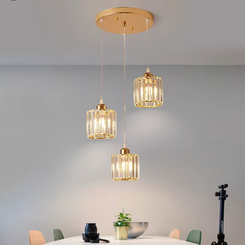 OSABO Moderne Metall-Kristall-Pendelleuchte in Gold/Messing mit Dreikopf-Design für Wohnzimmer und Restaurant - Bild 2